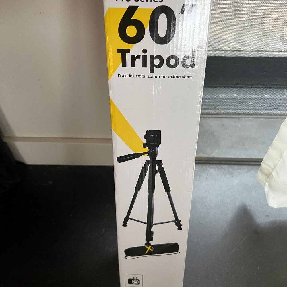 PRO SERIES 60" TRIPOD DESIGNED FOR CAMCORDER AND DSLRs
